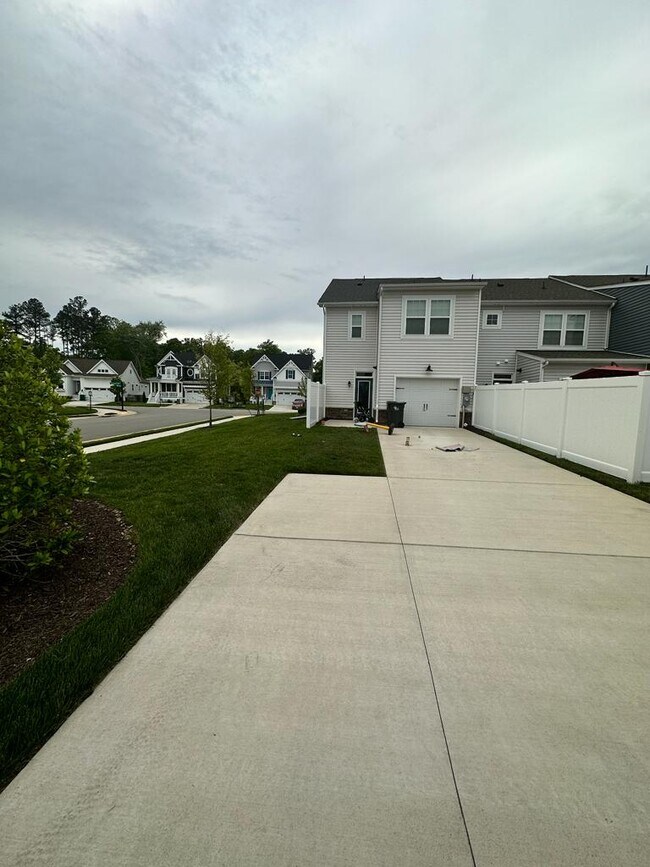 Foto del edificio - 3031 Farmstead Mill Dr