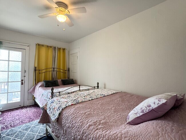 Foto del edificio - 512 W 39th Terrace