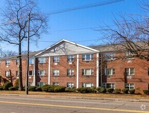 Building Photo - 270 Main St