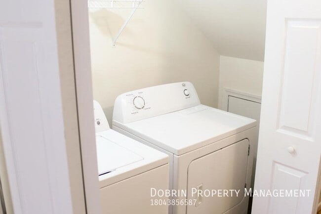 Building Photo - 1516 Kemper St