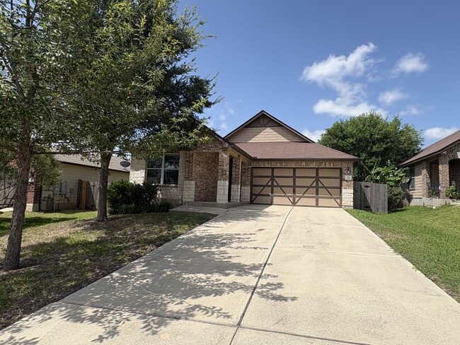Photo - 400 Gina Dr (Kyle, TX) House