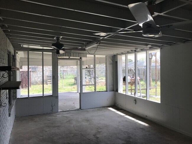 Foto del edificio - REMODELED 2022  |  SINGLE STORY HOME  |  3...