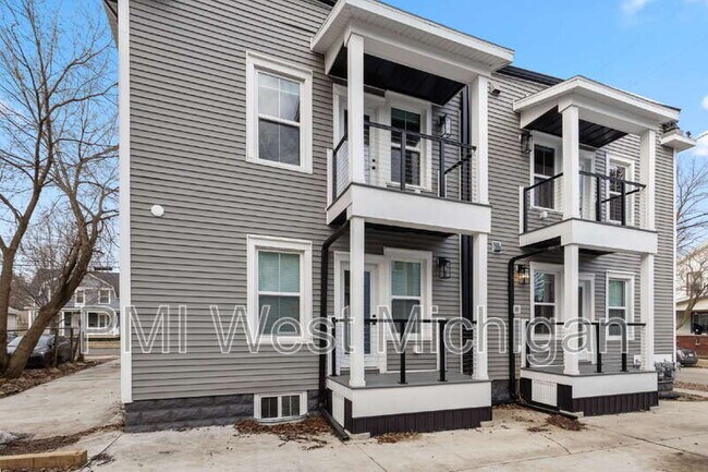 Foto del edificio - 802 Douglas St NW