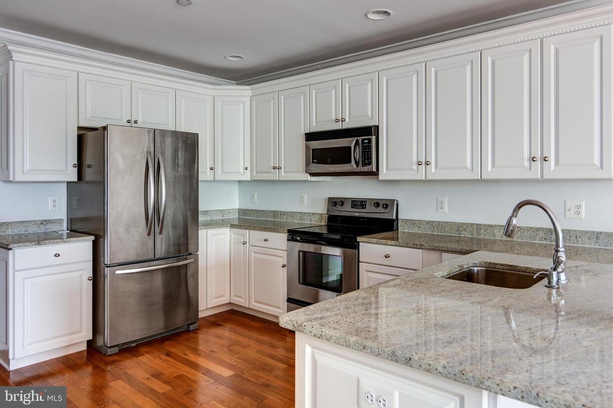 Foto principal - 30 Kings Ct