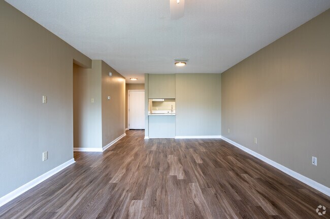 2 habitaciones, 2 baños, East Bay, 1000 pies cuadrados - East Bay Apartments