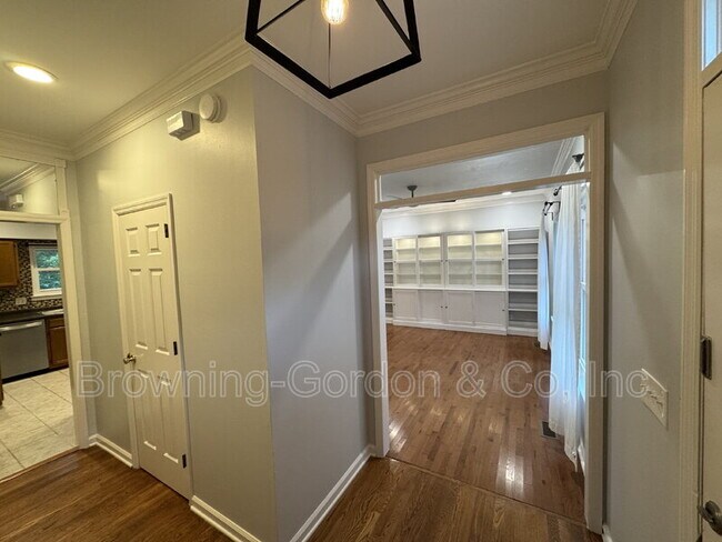 Foto del edificio - 104 Oak Hollolw Cir