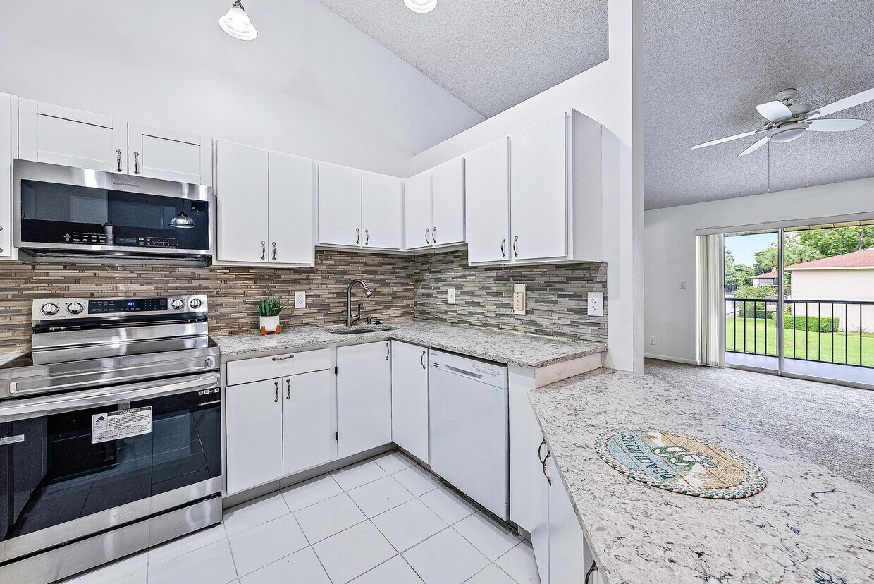 6572 Chasewood Dr Unit F, Jupiter, FL 33458 Condo for Rent in Jupiter