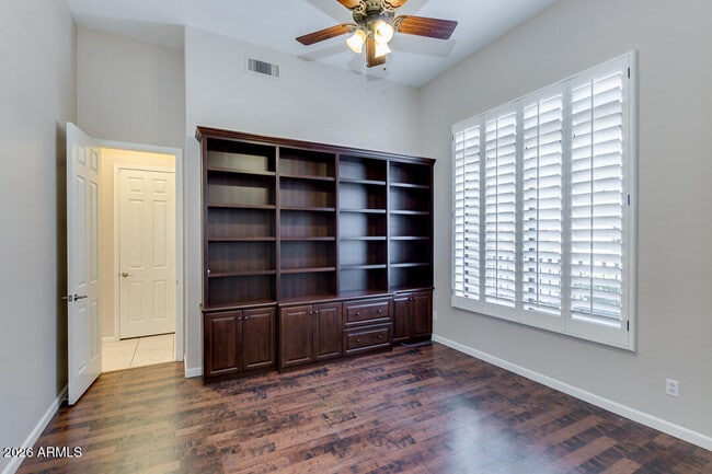 Foto del edificio - 5235 E Herrera Dr