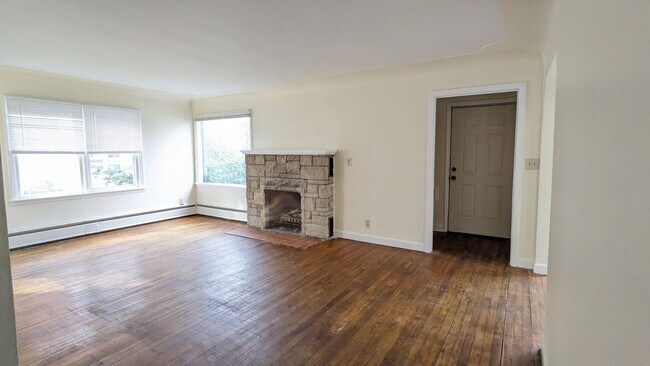 Building Photo - 1498 6th Street
