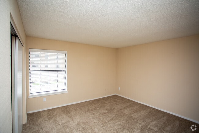 B2 2HABx2BA 1,100 ft² - MacArthur Park