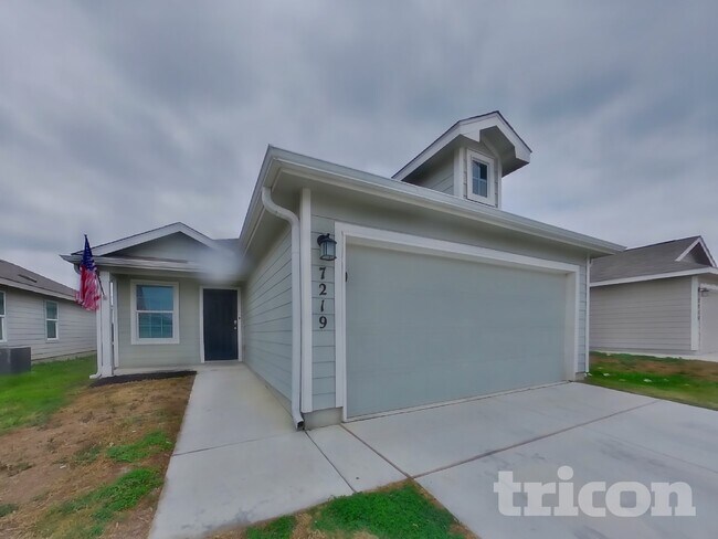 Foto del edificio - 7219 Lincoln Trce