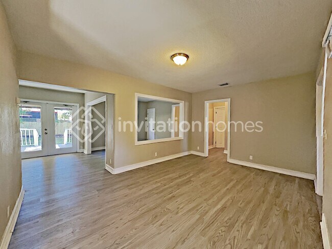 Foto del edificio - 1401 SW 1st St