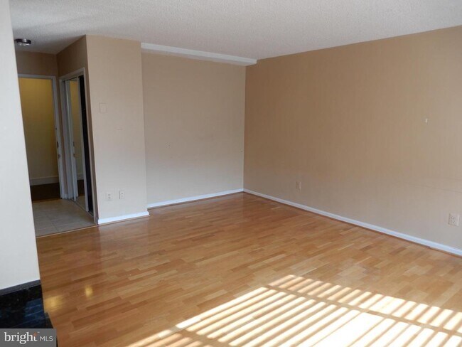 Foto del edificio - 1730 Arlington Blvd