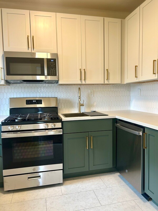 Foto principal - 2750 Broadway Ave
