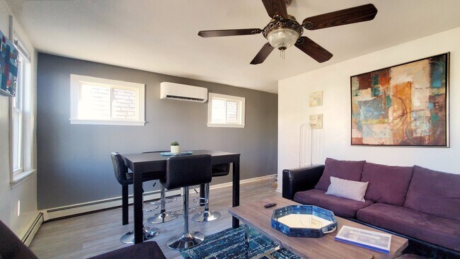 Living Room - 1827 N Warren Ave