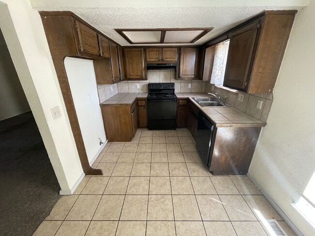 Photo - 6901 Lyrewood Lane Townhome