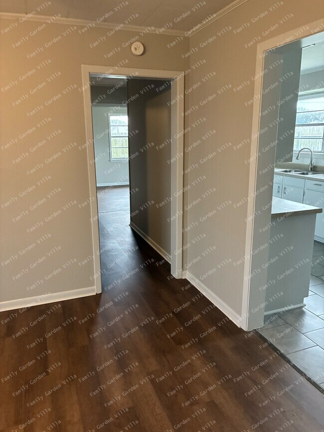 Foto del edificio - 1836 Ridgefield Ave