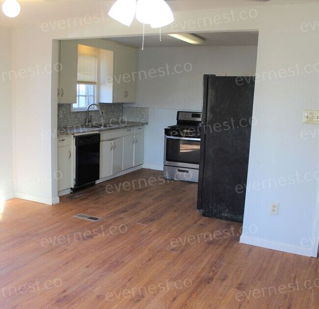 Building Photo - 1204 S Fillmore St
