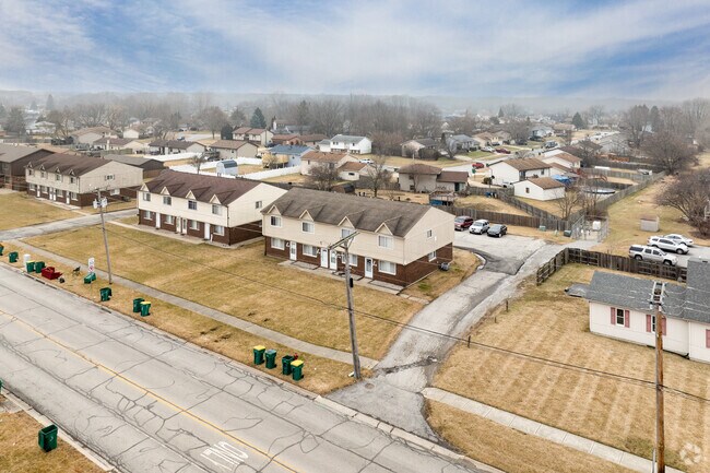 7368 Whitcomb St - Merrillville 4 Plexes