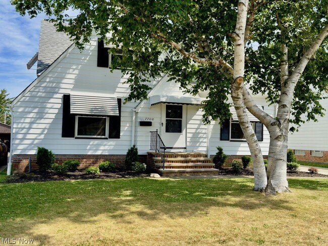 Building Photo - 7708 Ivandale Dr