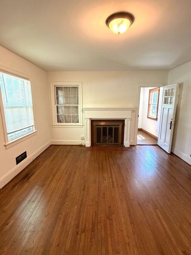 Building Photo - T.R. Lawing Realty Property