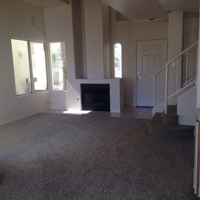 Building Photo - EXECUTIVE STYLE CONDO