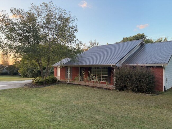 Foto del edificio - Maryville 37804 - Maryville City School Di...
