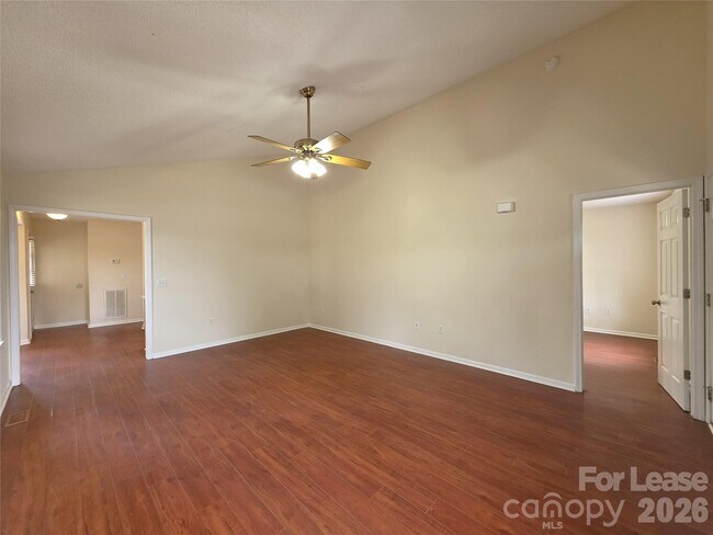 Foto del edificio - 1645 Bernard Ave