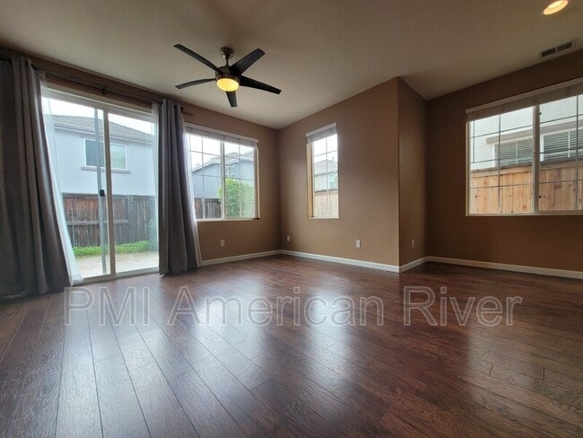 Building Photo - 8353 Roseto Rd