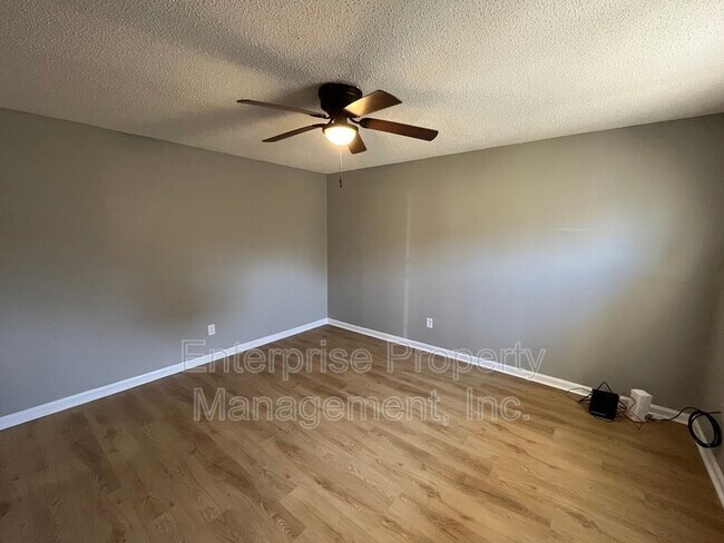 Foto del edificio - 5362 Beaverton Dr