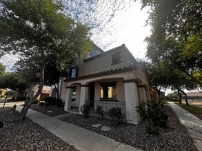 Building Photo - 3927 S Rim Rd