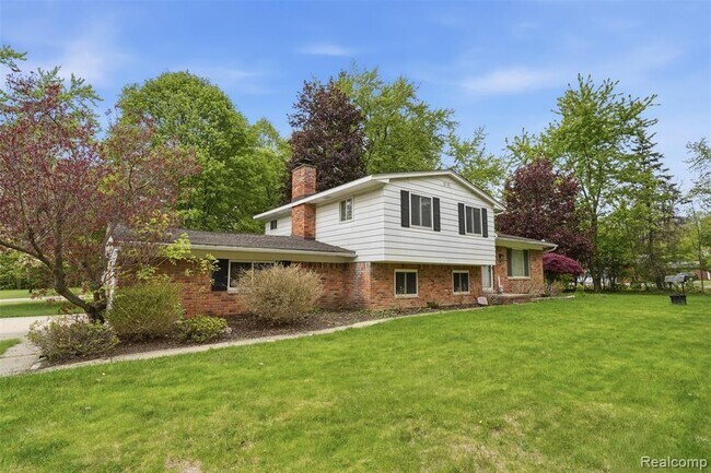 Building Photo - 2478 Hiller Rd