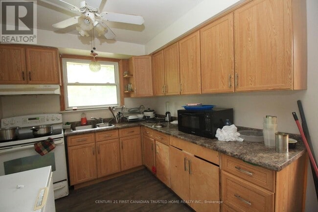Building Photo - 664 Millbank Dr