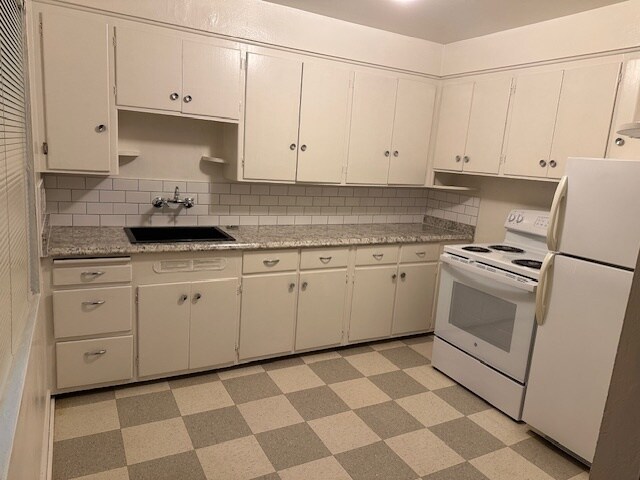 Building Photo - 350 NE 60th Ave