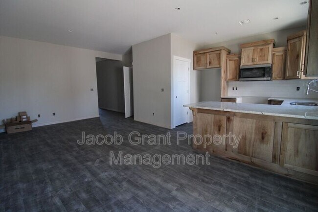 Building Photo - 1819 Jennie Lee Dr