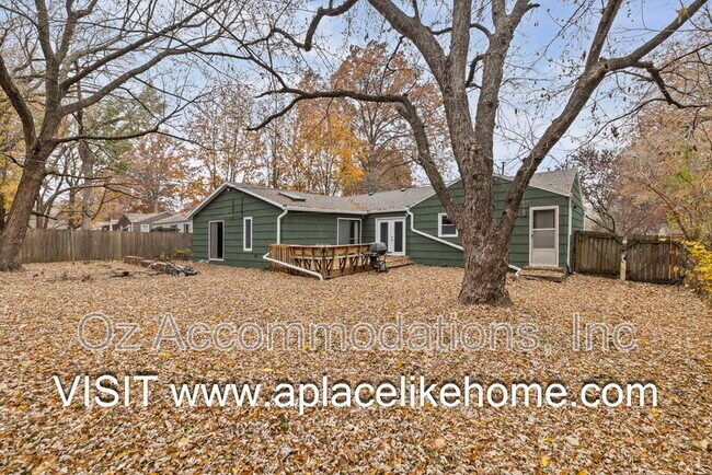 Foto del edificio - 6535 Melrose Ln