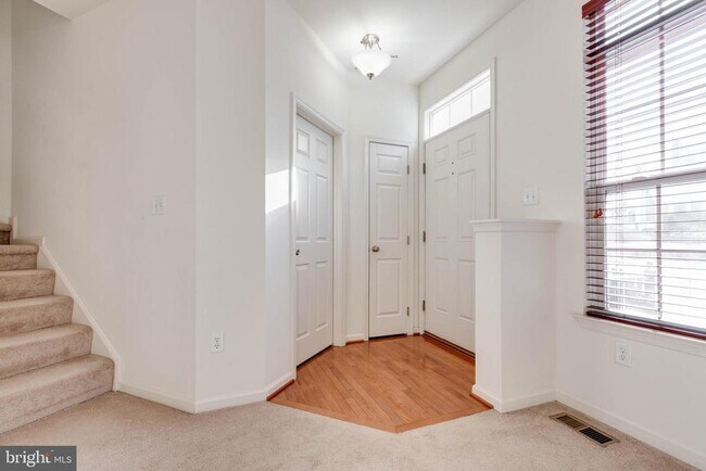 Foto del edificio - 6721 Caleb Dorsey Square