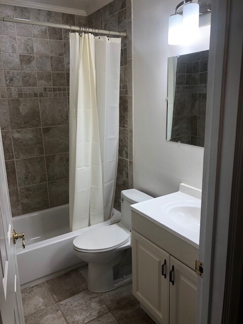 Updated Bathroom - 2025 California St