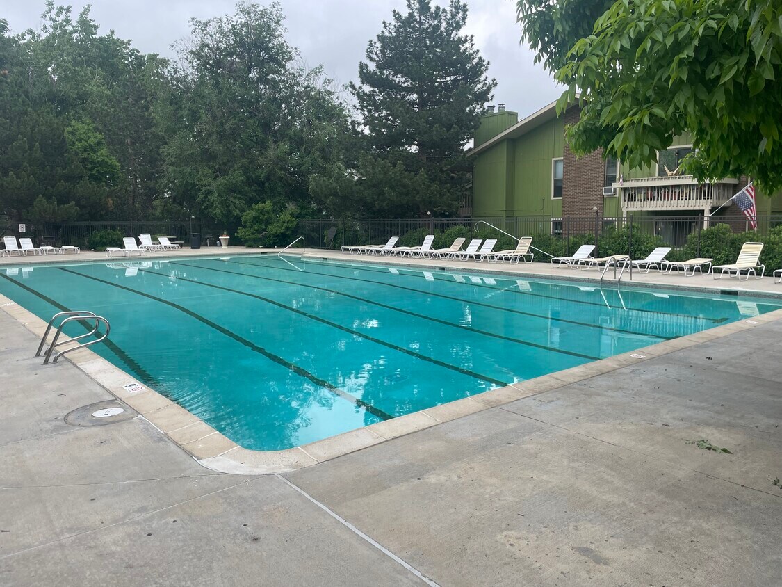 Foto principal - 2800 Kalmia Ave