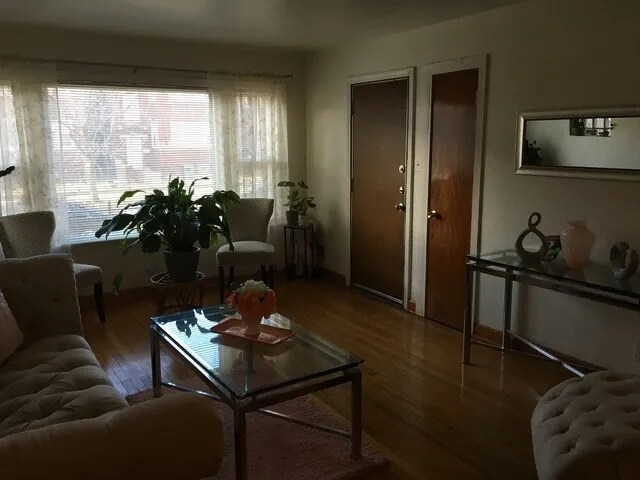 Foto del edificio - 7827 S Ridgeland Ave