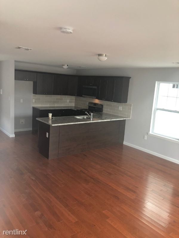 Primary Photo - 3 br, 2 bath Apartment - 21 N 7th St 2 Unit 2