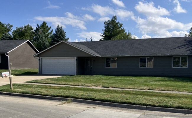 Foto del edificio - 3 Bedroom Home for rent in Newton, IA