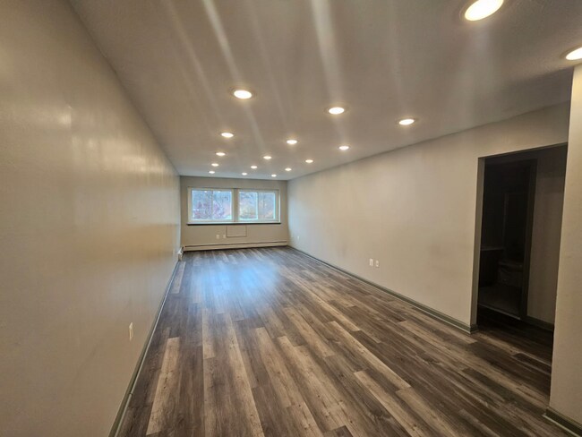 Foto del edificio - 1160 S Main St