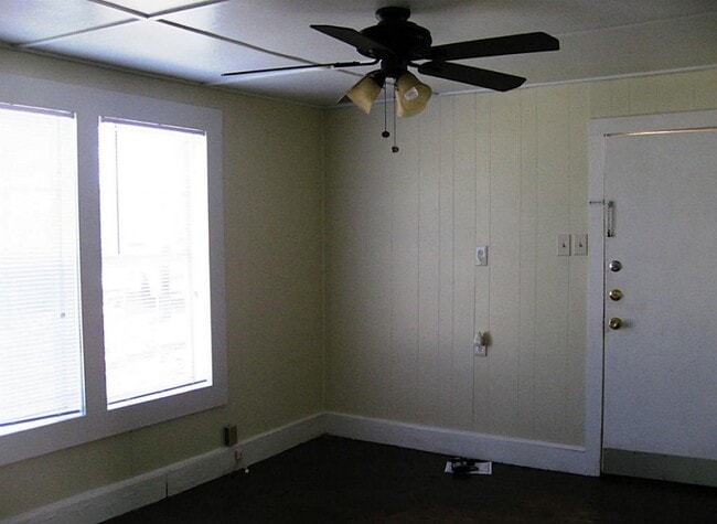 Building Photo - 15067 Dewberry Ln