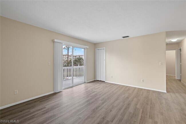 Foto del edificio - 3357 New South Province Blvd