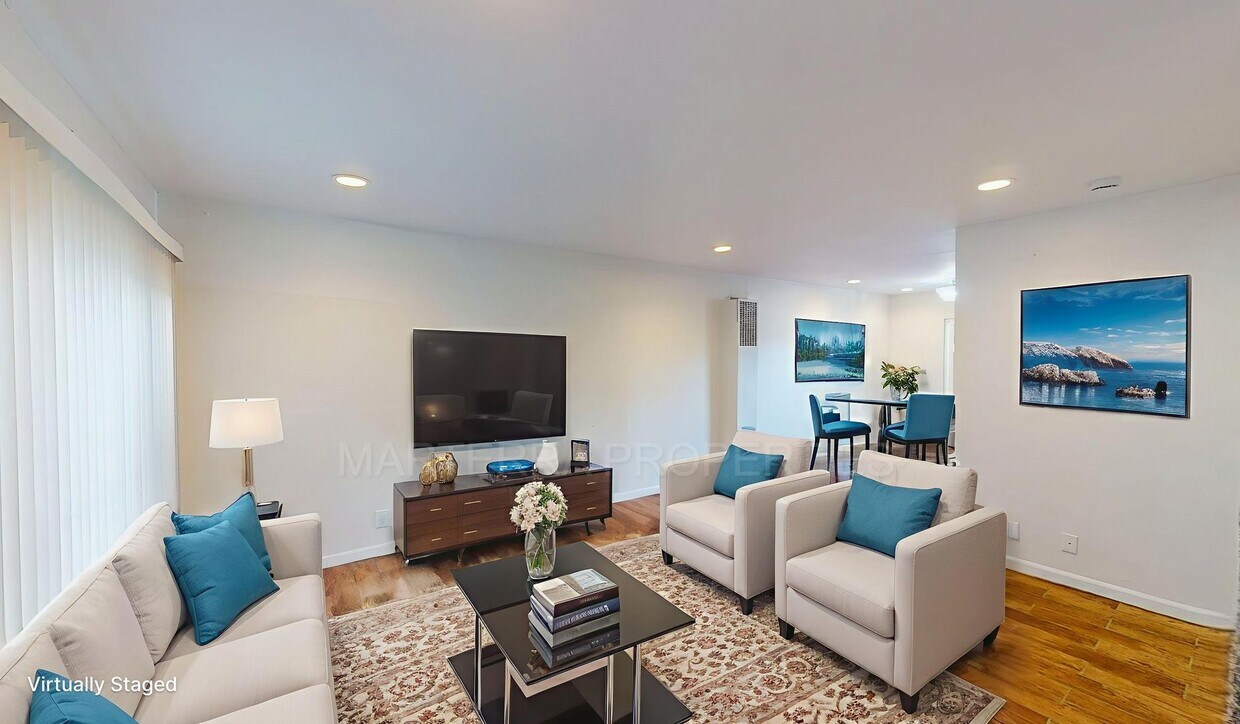 Foto principal - 2-Bed/1.5 Bath Condo with Detached Garage