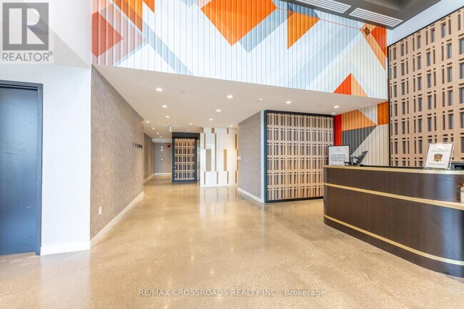 Building Photo - 498-2498 Caldari Rd