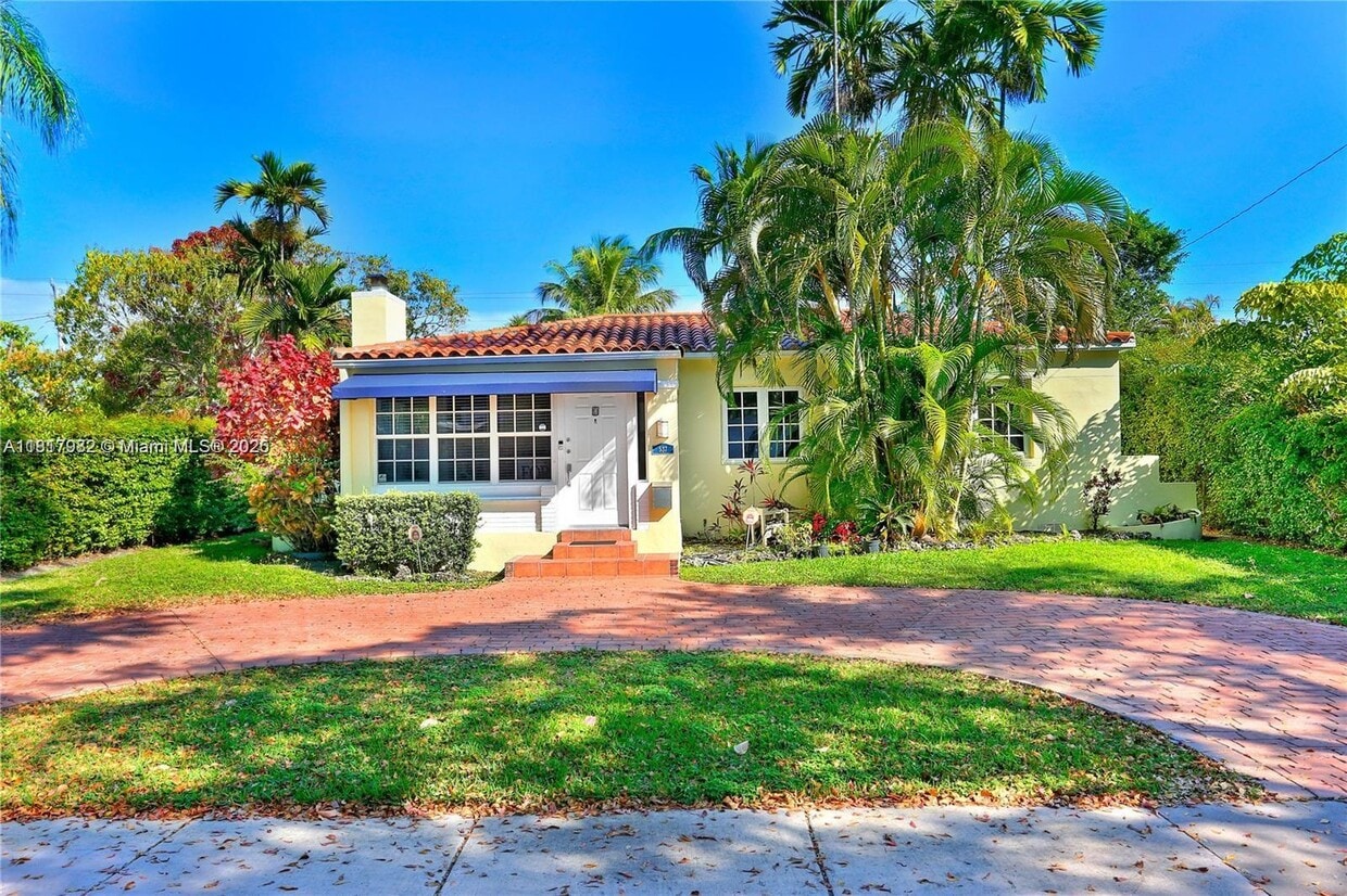 Primary Photo - 537 Zamora Ave
