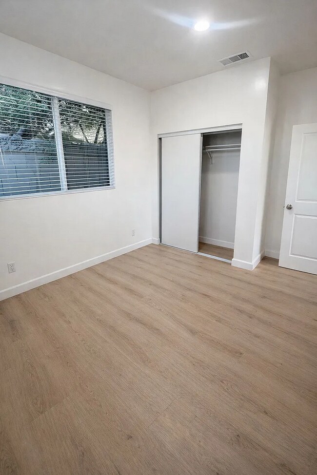 Foto del edificio - 9148 Columbus Ave