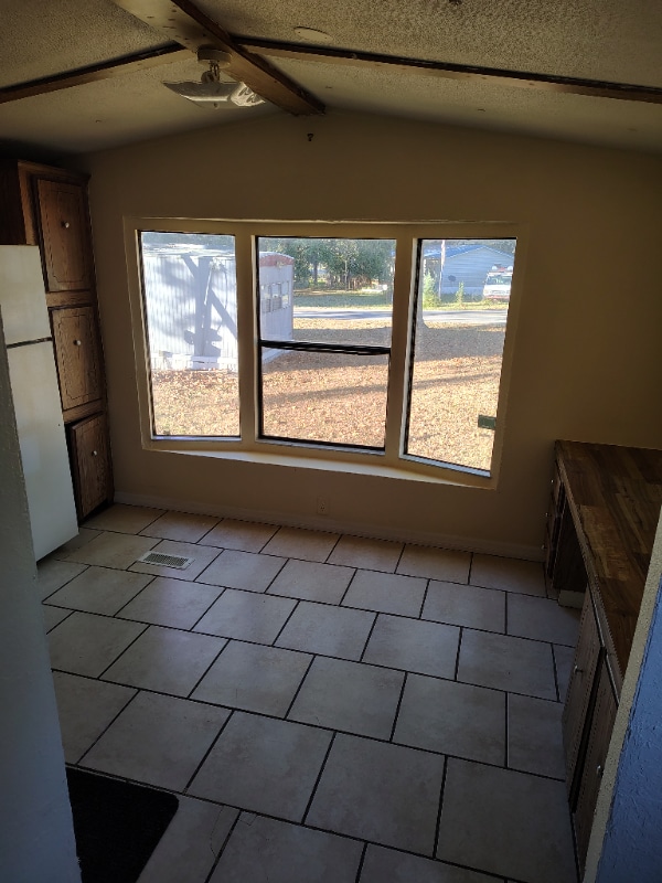 Building Photo - 120 SE Mink Gln